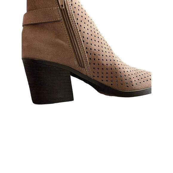 BamBoo Booties Chunky Heel Ankle Boots Women's 8 - Picture 4 of 11